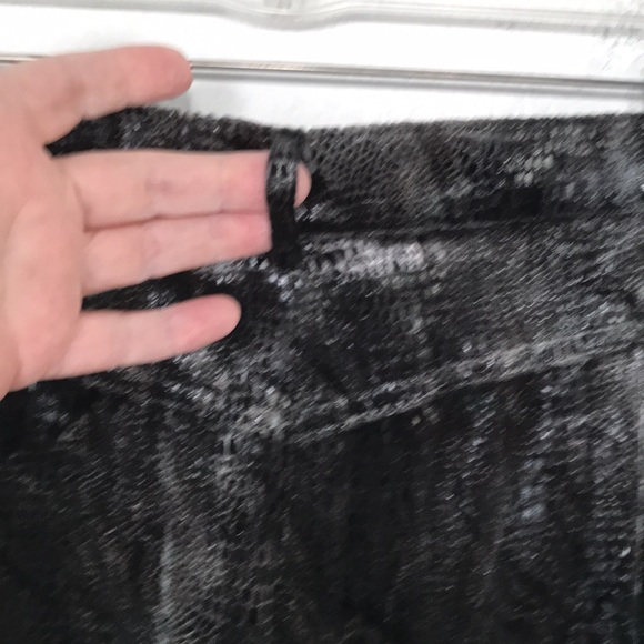 3 PIECE OUTFIT SNAKESKIN SILVER & BLACK SOFT MATERIAL SZ 14, WITH 2 BLOUSES SZ L - Picture 5 of 10